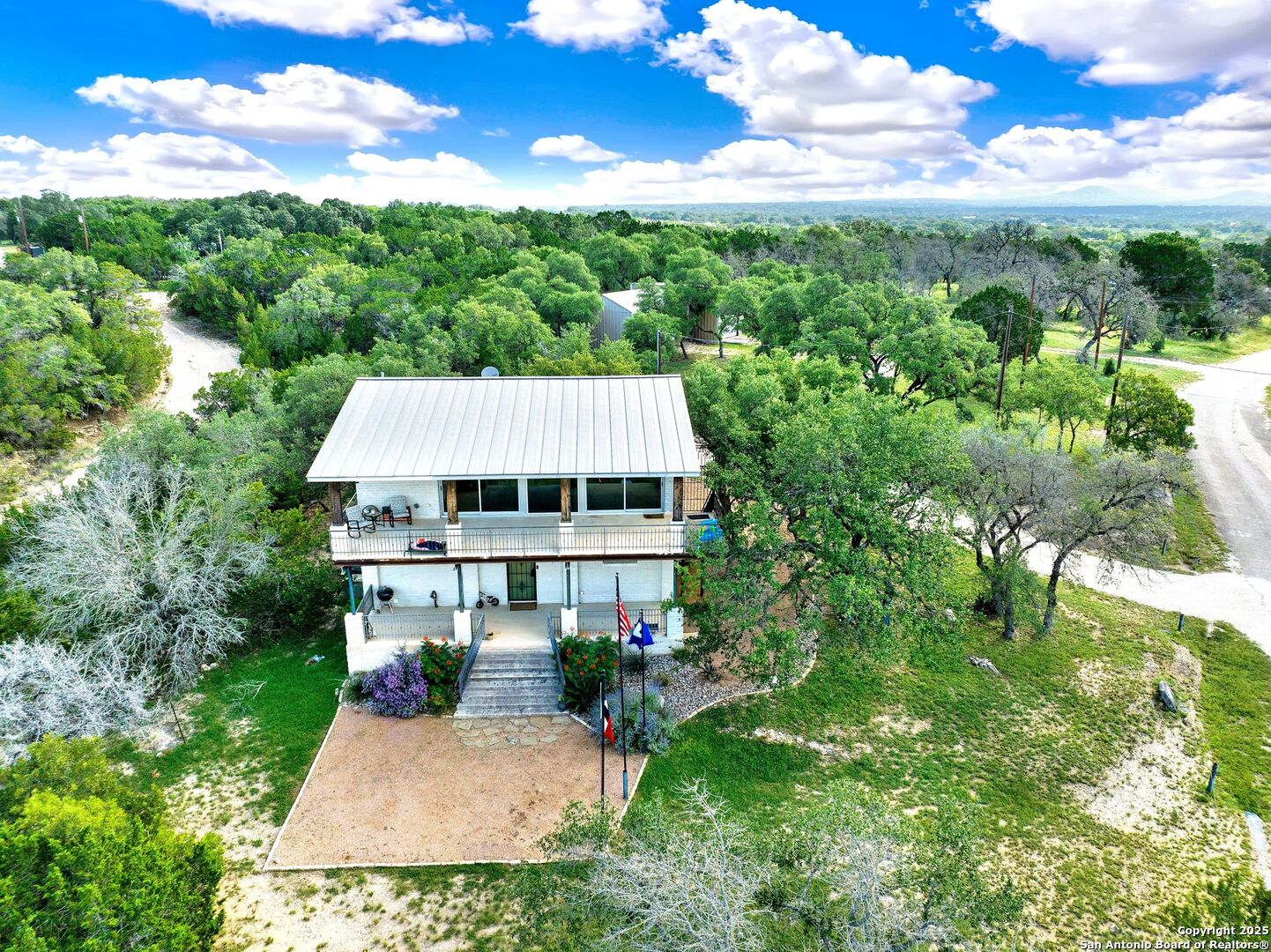 518 Park Bandera, TX 78003 - Photo 5 of 38