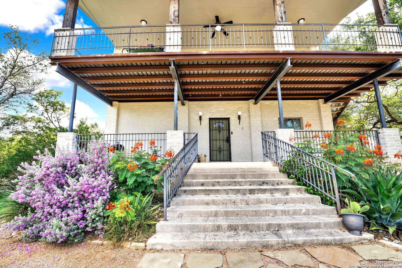 518 Park Bandera, TX 78003 - Photo 6 of 38