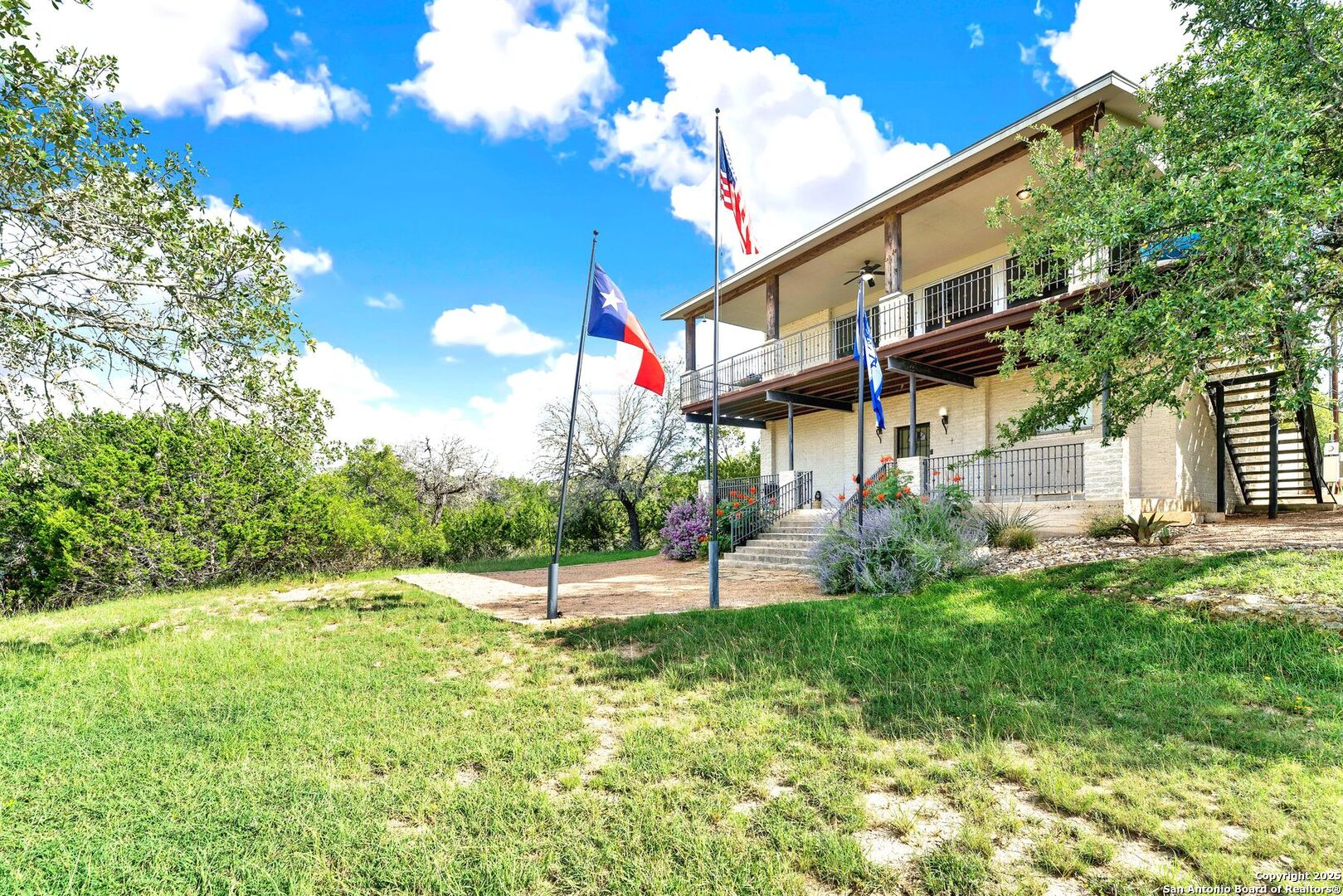 518 Park Bandera, TX 78003 - Photo 7 of 38