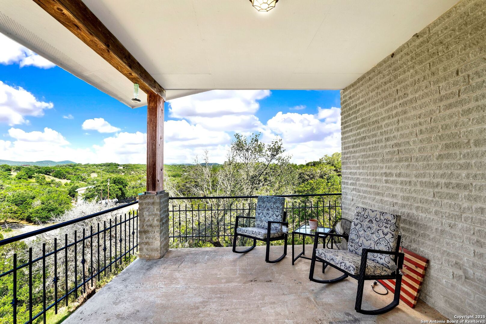 518 Park Bandera, TX 78003 - Photo 9 of 38