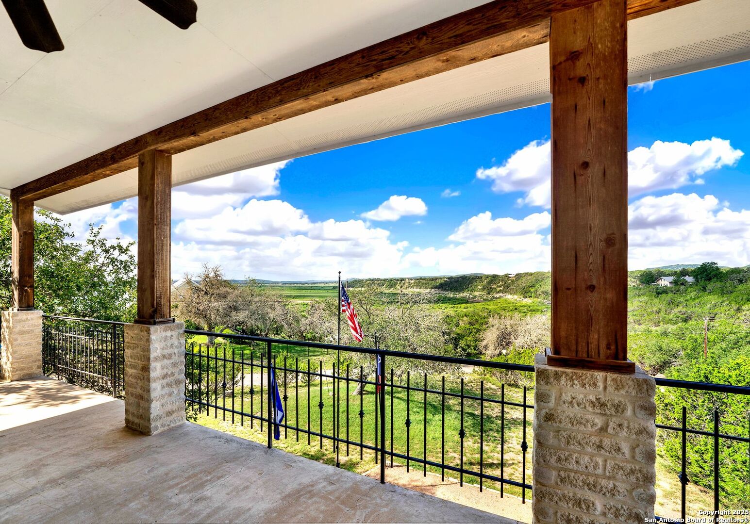 518 Park Bandera, TX 78003 - Photo 10 of 38