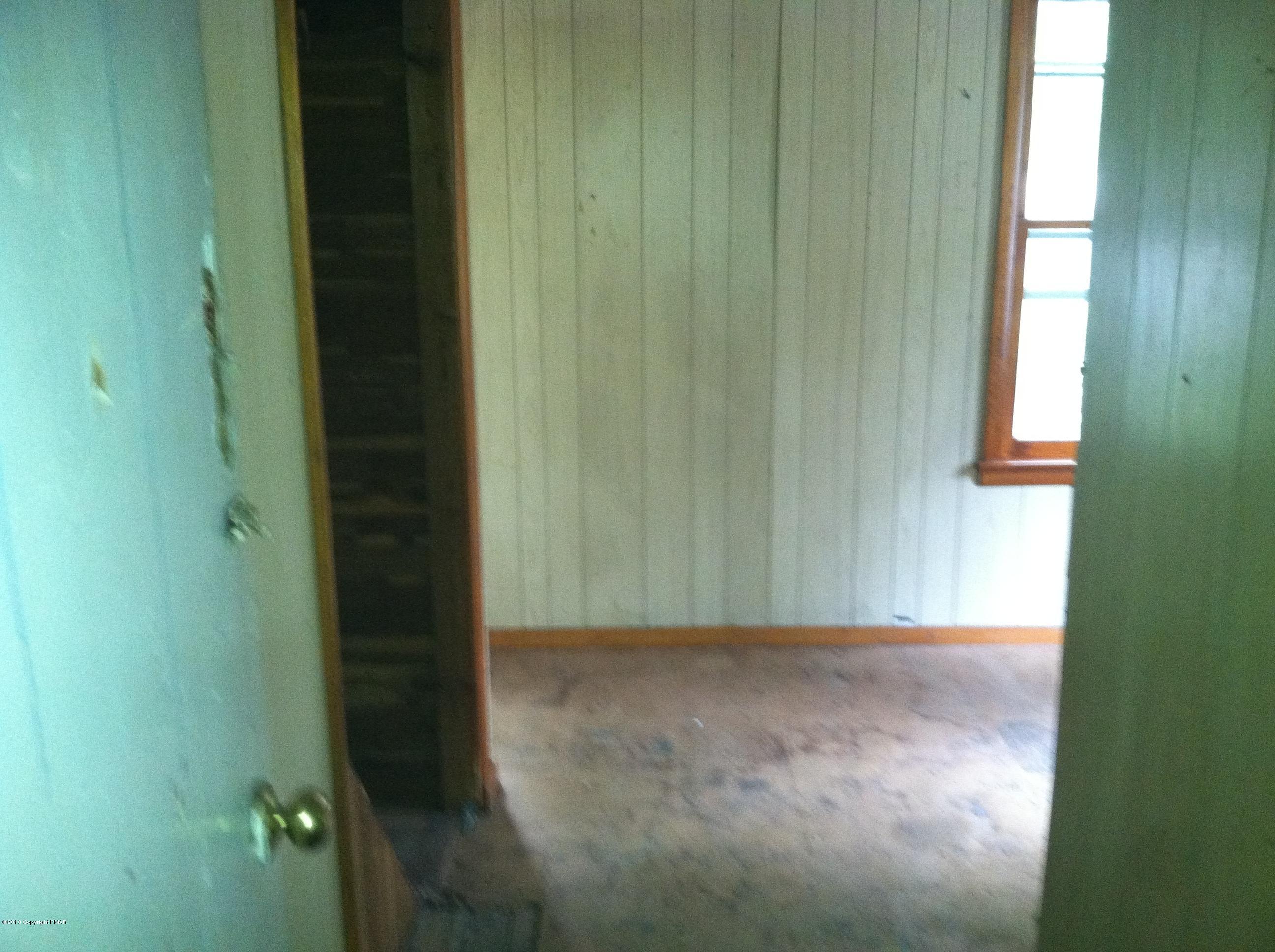 7657 Cherry Valley Road Delaware Water Gap, PA 18327 - Photo 5 of 9 cherrybed2