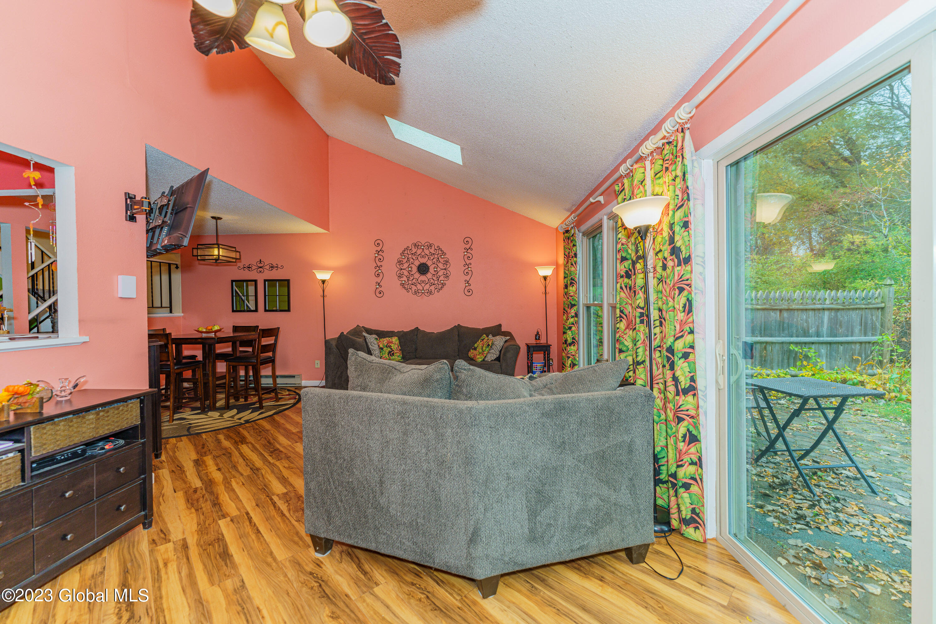 8 Cromwell Drive Halfmoon, NY 12065 - Photo 14 of 33 2 Livingroom 6