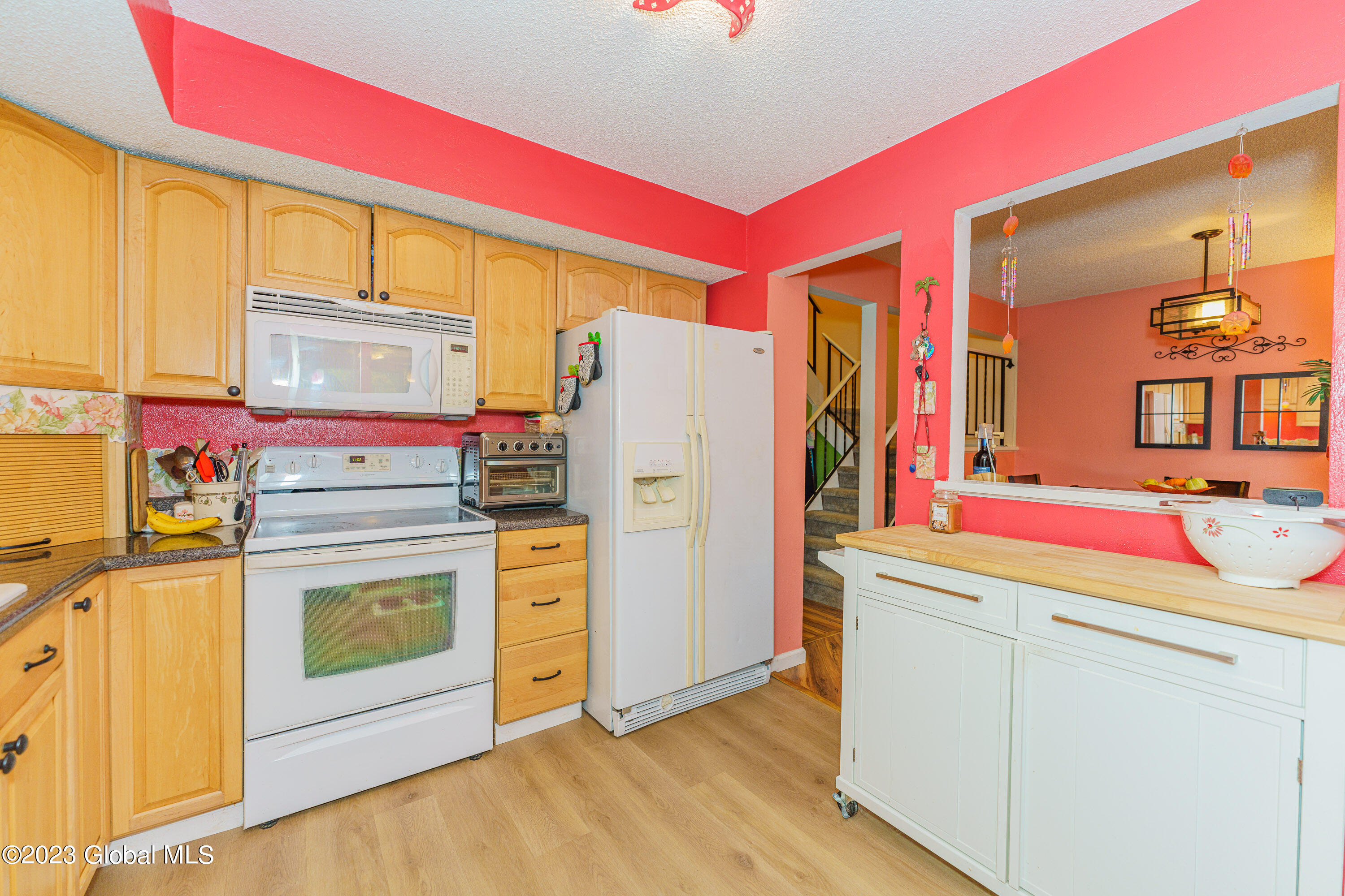 8 Cromwell Drive Halfmoon, NY 12065 - Photo 17 of 33 3 Kitchen 2