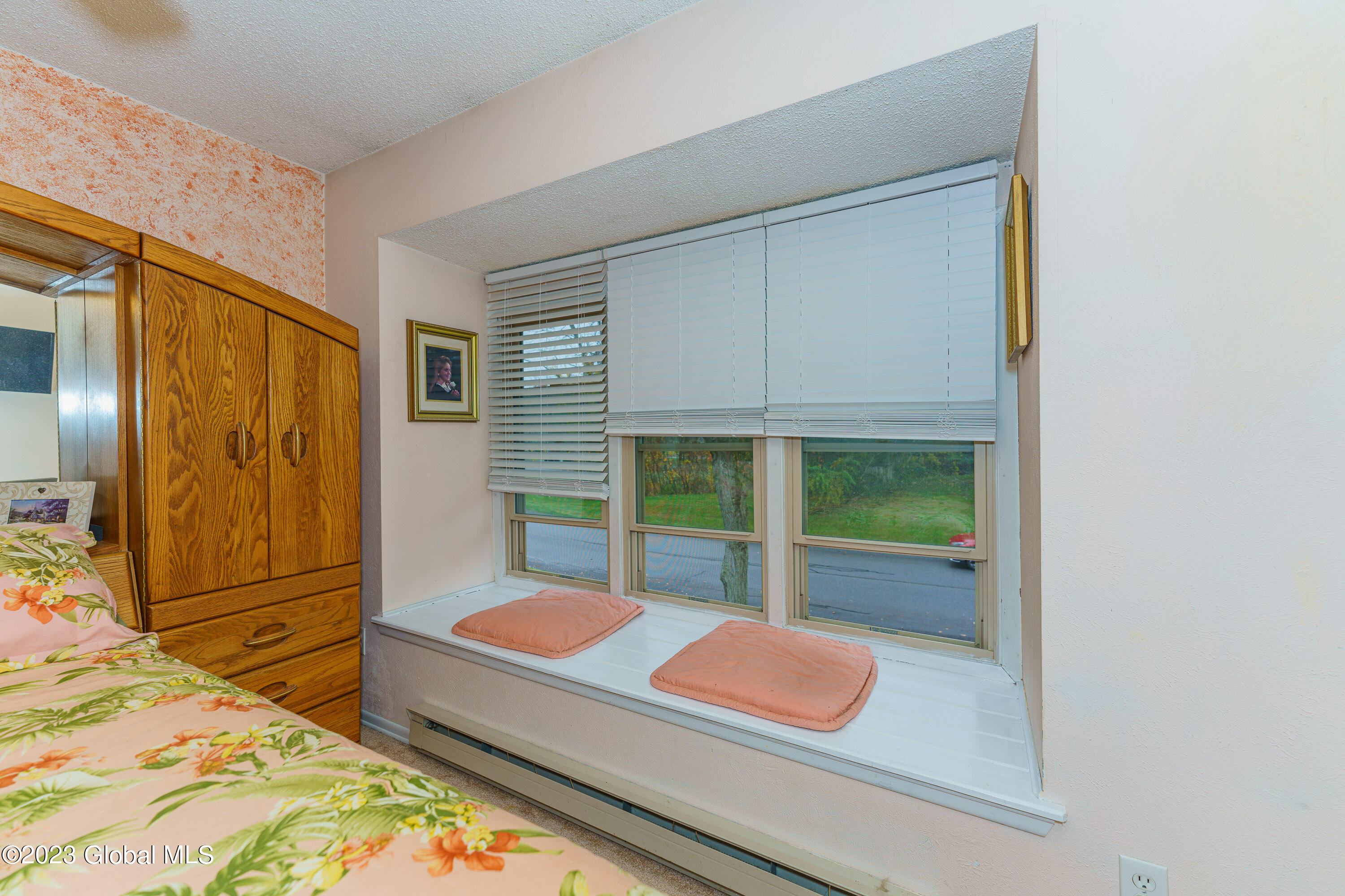 8 Cromwell Drive Halfmoon, NY 12065 - Photo 22 of 33 5 Bedroom 2