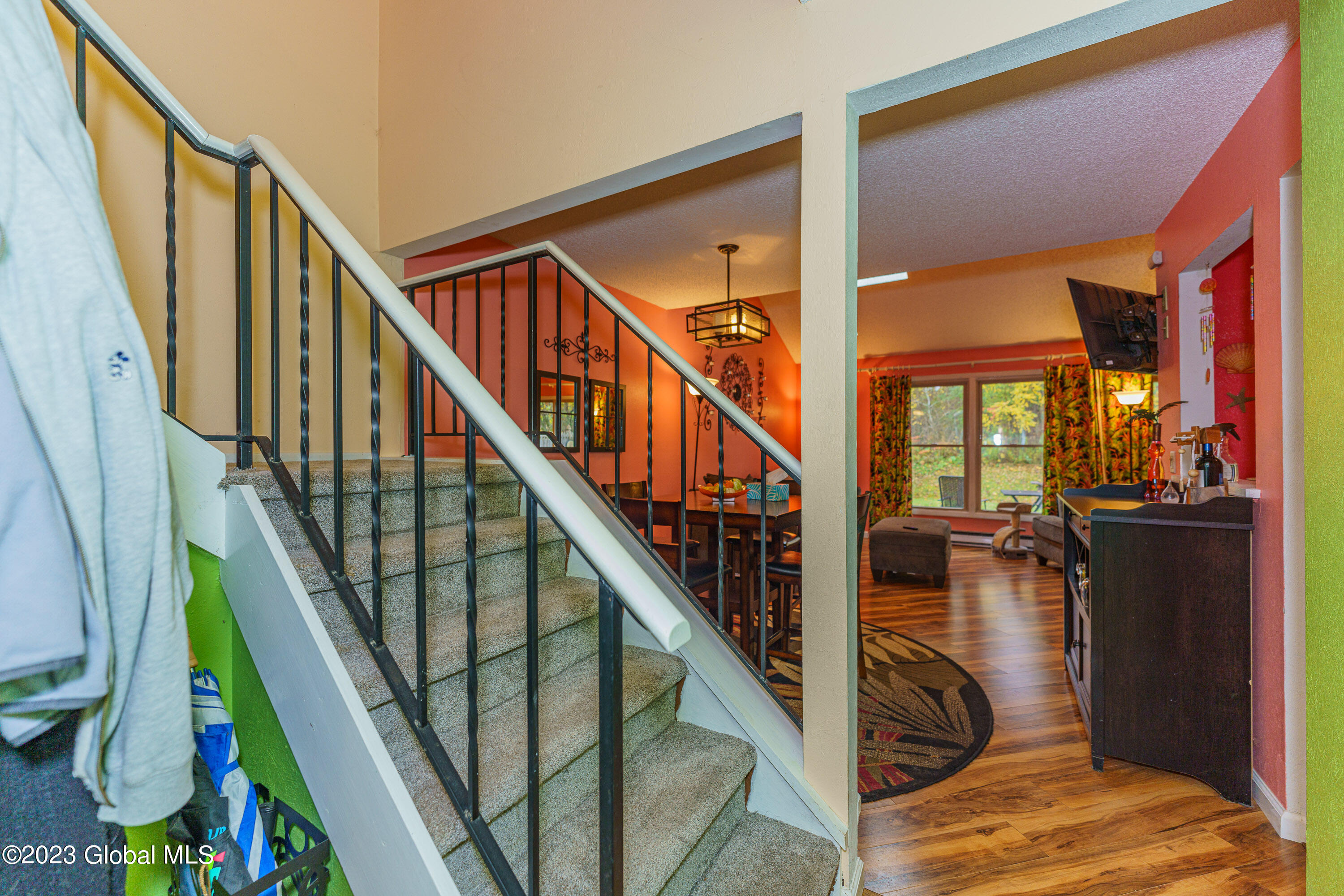 8 Cromwell Drive Halfmoon, NY 12065 - Photo 5 of 33 1 Diningroom 1