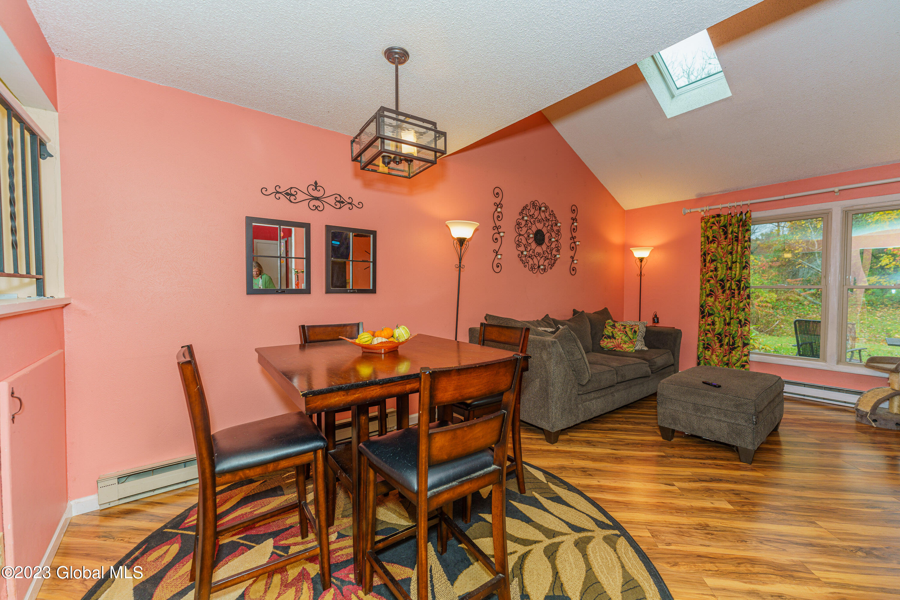 8 Cromwell Drive Halfmoon, NY 12065 - Photo 6 of 33 1 Diningroom 2