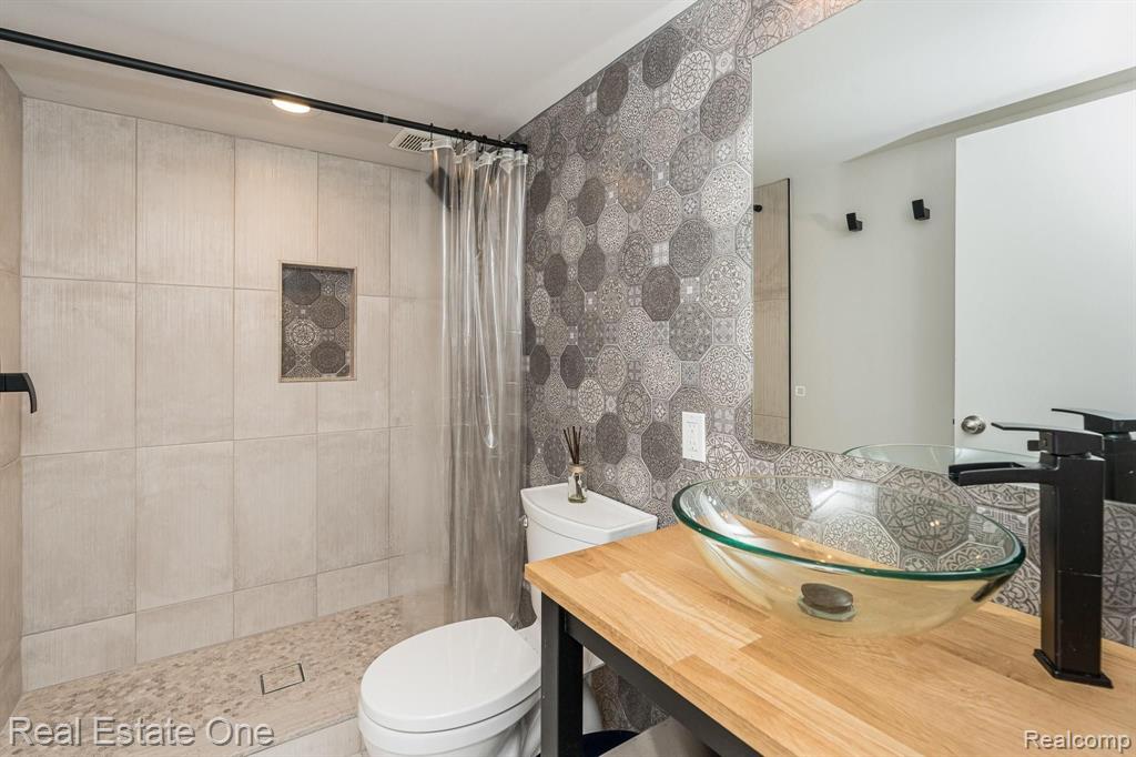 3296 Fantail Drive Rochester Hills, MI 48309 - Photo 33 of 41