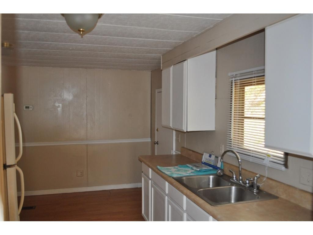 13881 Patrick Road Coeburn, VA 24230 - Photo 10 of 10 kitchen