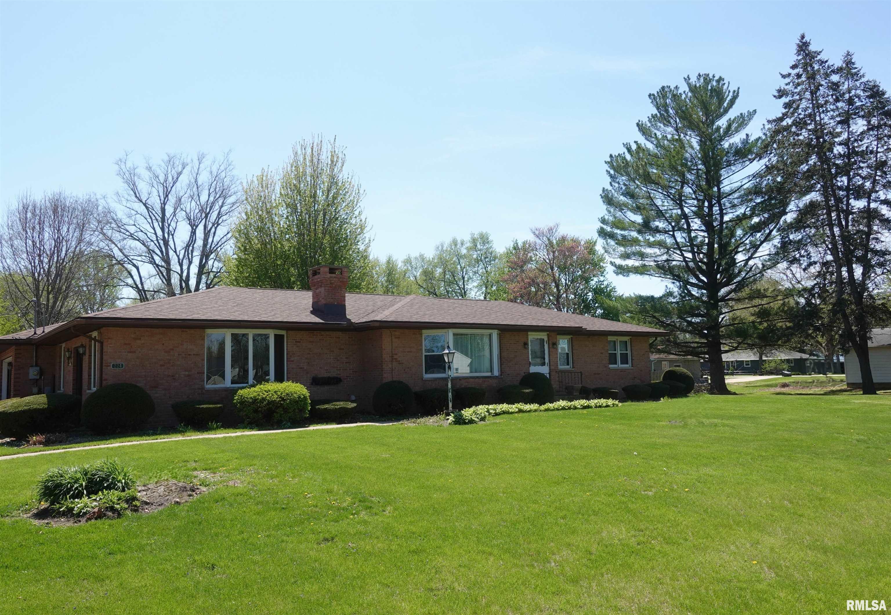 224 East Victoria Street Wataga, IL 61488 - Photo 2 of 40