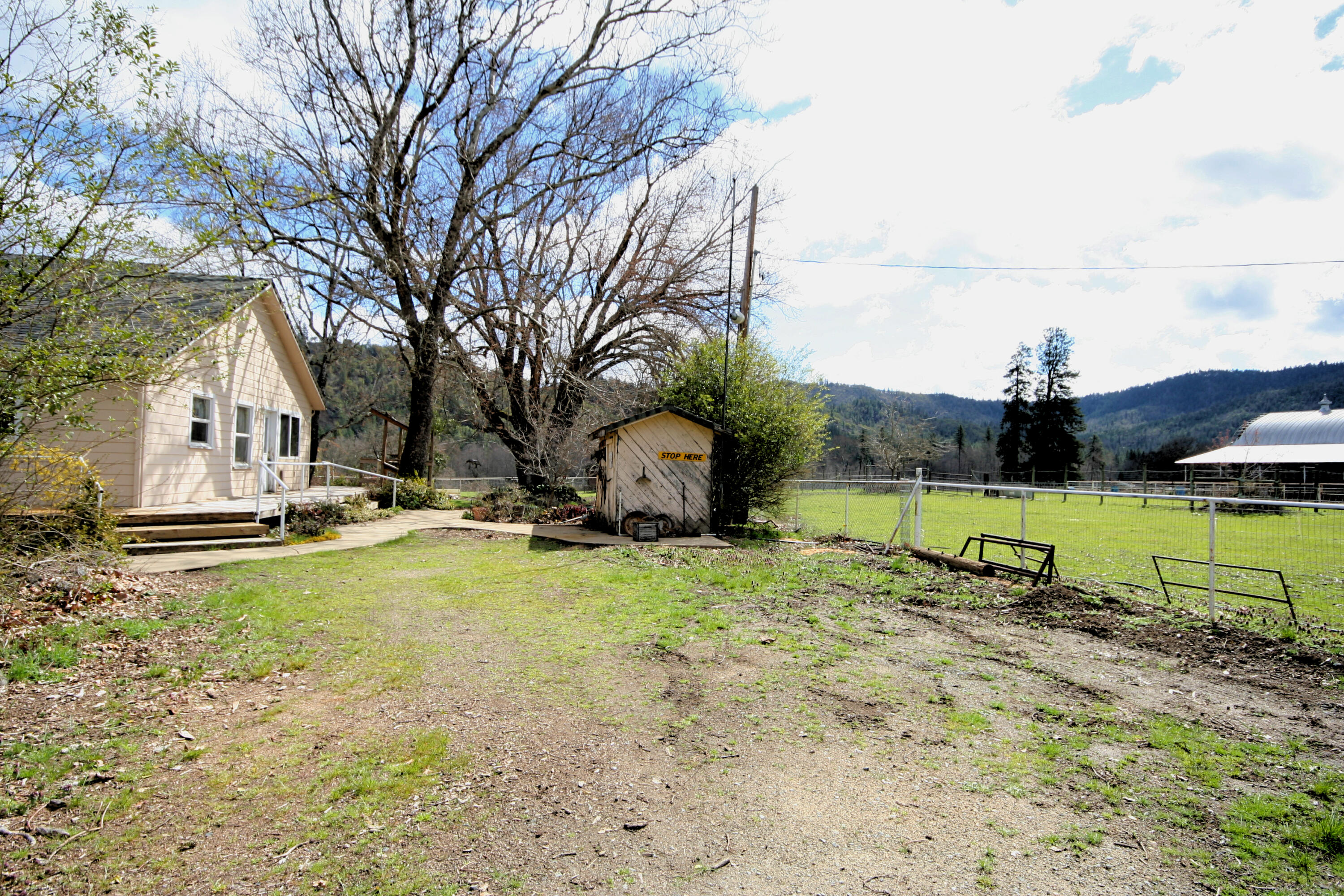 734 Powell Creek Road Williams, OR 97544 - Photo 47 of 51 fotor_2023-4-12_18_20_50