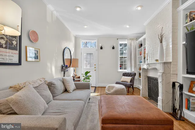 $4,000 | 220 North Patrick Street, Alexandria, VA 22314