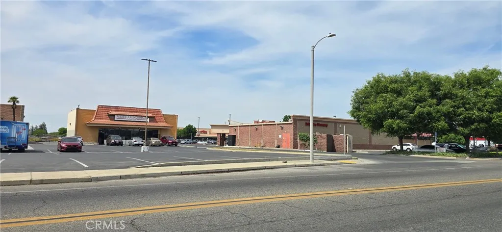 0 West Inyo Tulare, CA 93274 - Photo 13 of 24 a view of a building with cars parked