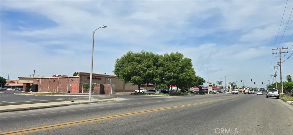 0 West Inyo Tulare, CA 93274 - Photo 14 of 24 a view of a city street both side of a building