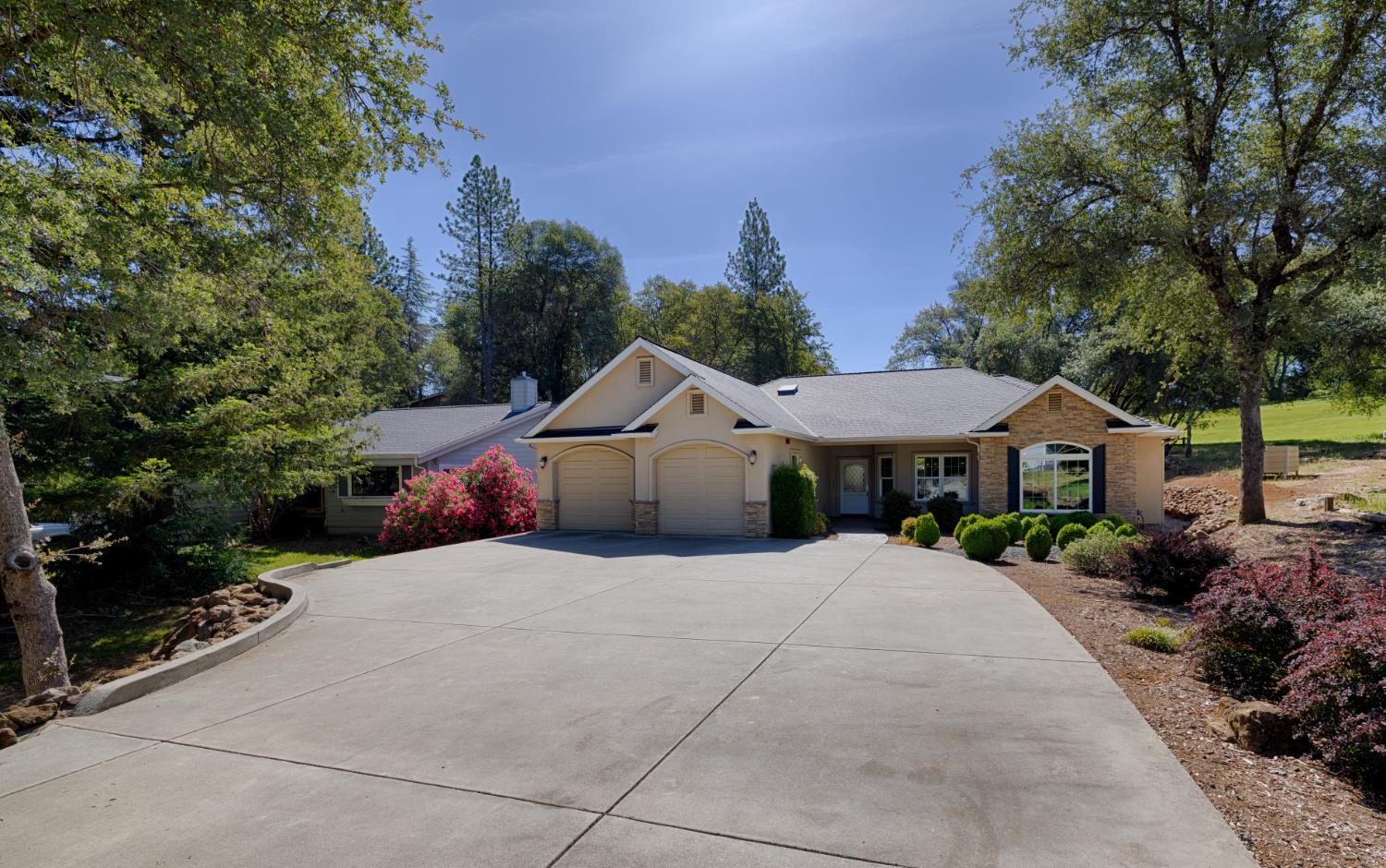11733 Inverness Way Auburn, CA 95602 - Photo 1 of 62