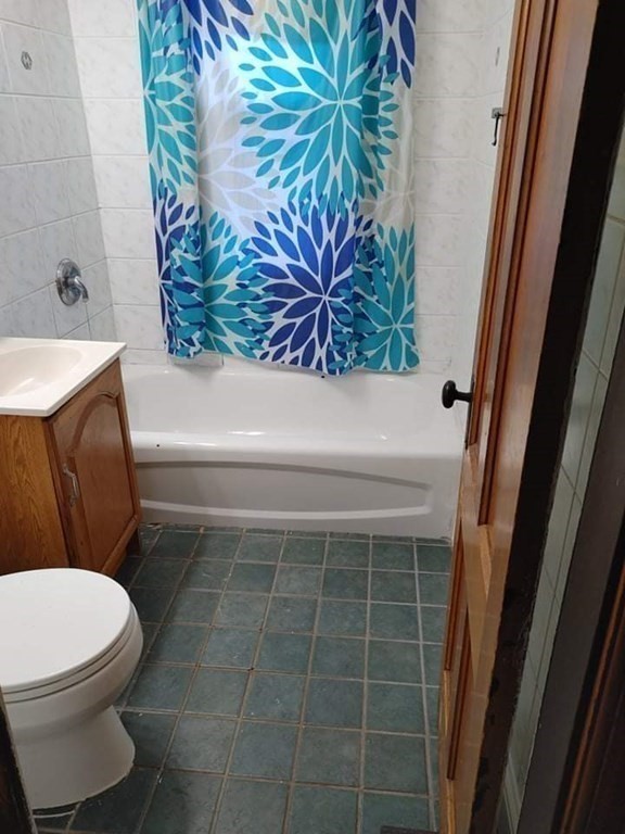 18-20 Cleveland Street Springfield, MA 01104 - Photo 8 of 16 Gallery Image 8
