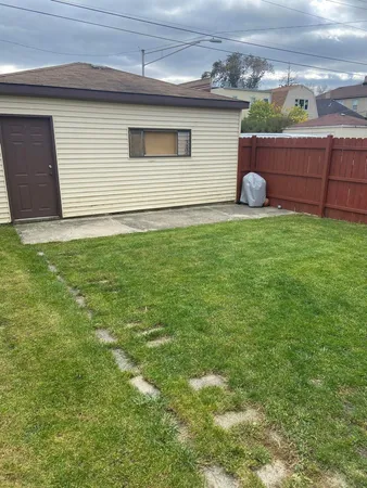 $1,700 | 5057 West Dakin Street, Unit G, Chicago, IL 60641