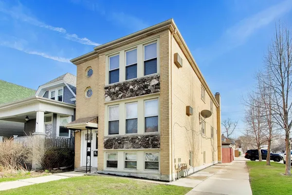 $1,700 | 5057 West Dakin Street, Unit G, Chicago, IL 60641