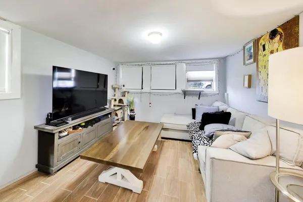 $1,700 | 5057 West Dakin Street, Unit G, Chicago, IL 60641