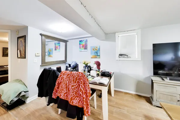 $1,700 | 5057 West Dakin Street, Unit G, Chicago, IL 60641