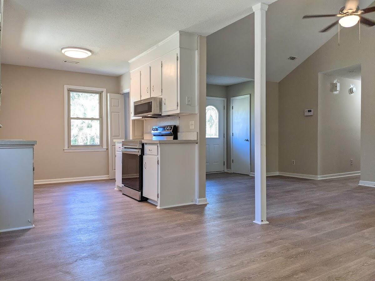 141 Rosedale Avenue Goose Creek, SC 29445 - Photo 3 of 22 Kitchen Living combo