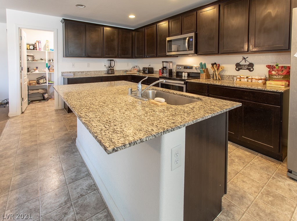 3621 East Routt Way Pahrump, NV 89061 - Photo 6 of 31 Gallery Image 6