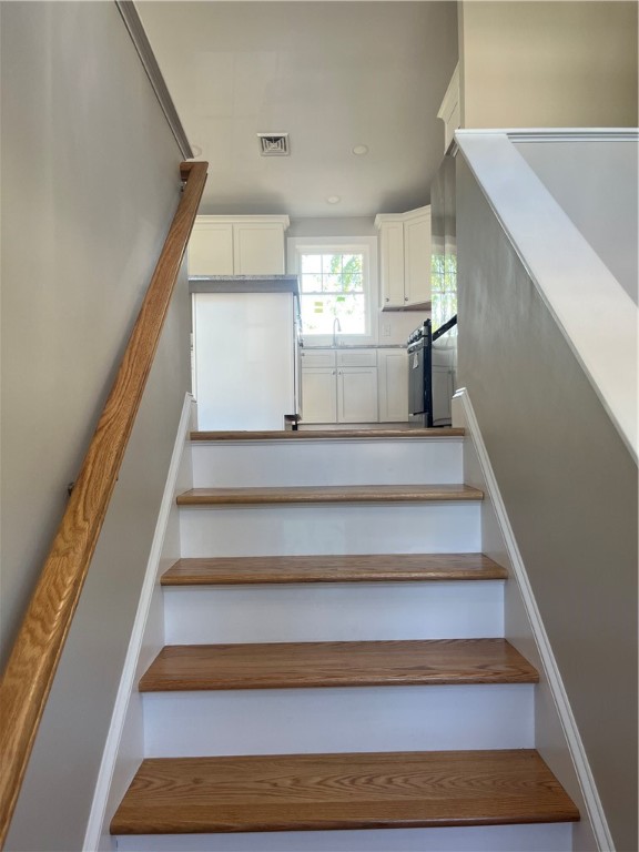 52 Jambray Avenue Warwick, RI 02886 - Photo 3 of 28