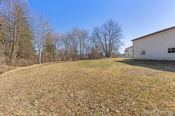 $300,000 | 5423 East Howard City-Edmore, Vestaburg, MI 48891