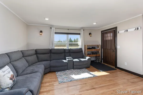 $300,000 | 5423 East Howard City-Edmore, Vestaburg, MI 48891