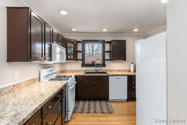 $300,000 | 5423 East Howard City-Edmore, Vestaburg, MI 48891