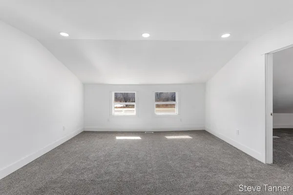 $300,000 | 5423 East Howard City-Edmore, Vestaburg, MI 48891