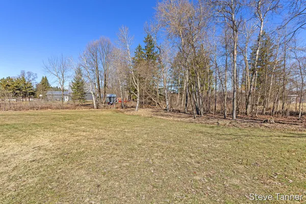 $300,000 | 5423 East Howard City-Edmore, Vestaburg, MI 48891