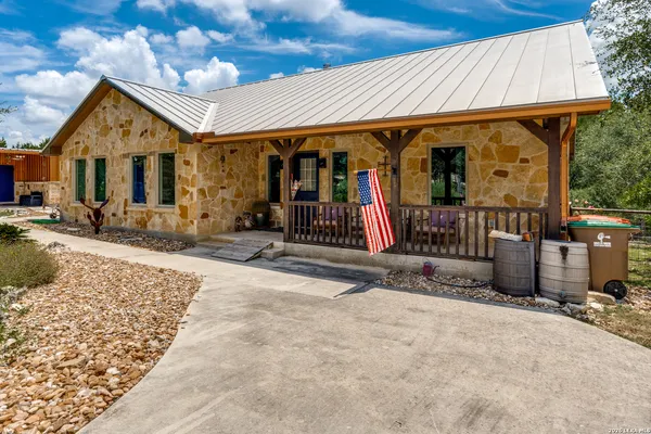 $759,825 | 201 Hidden Lk Drive, Boerne, TX 78006