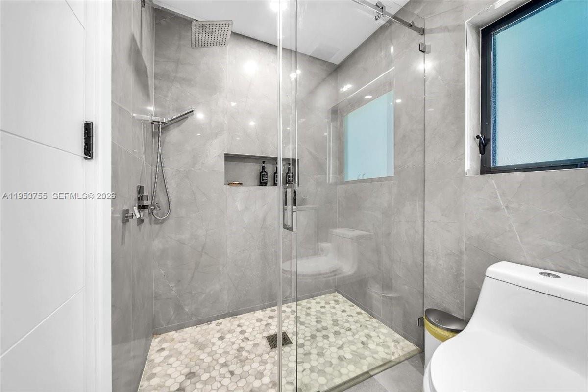 1356 Madison Street Hollywood, FL 33019 - Photo 14 of 40