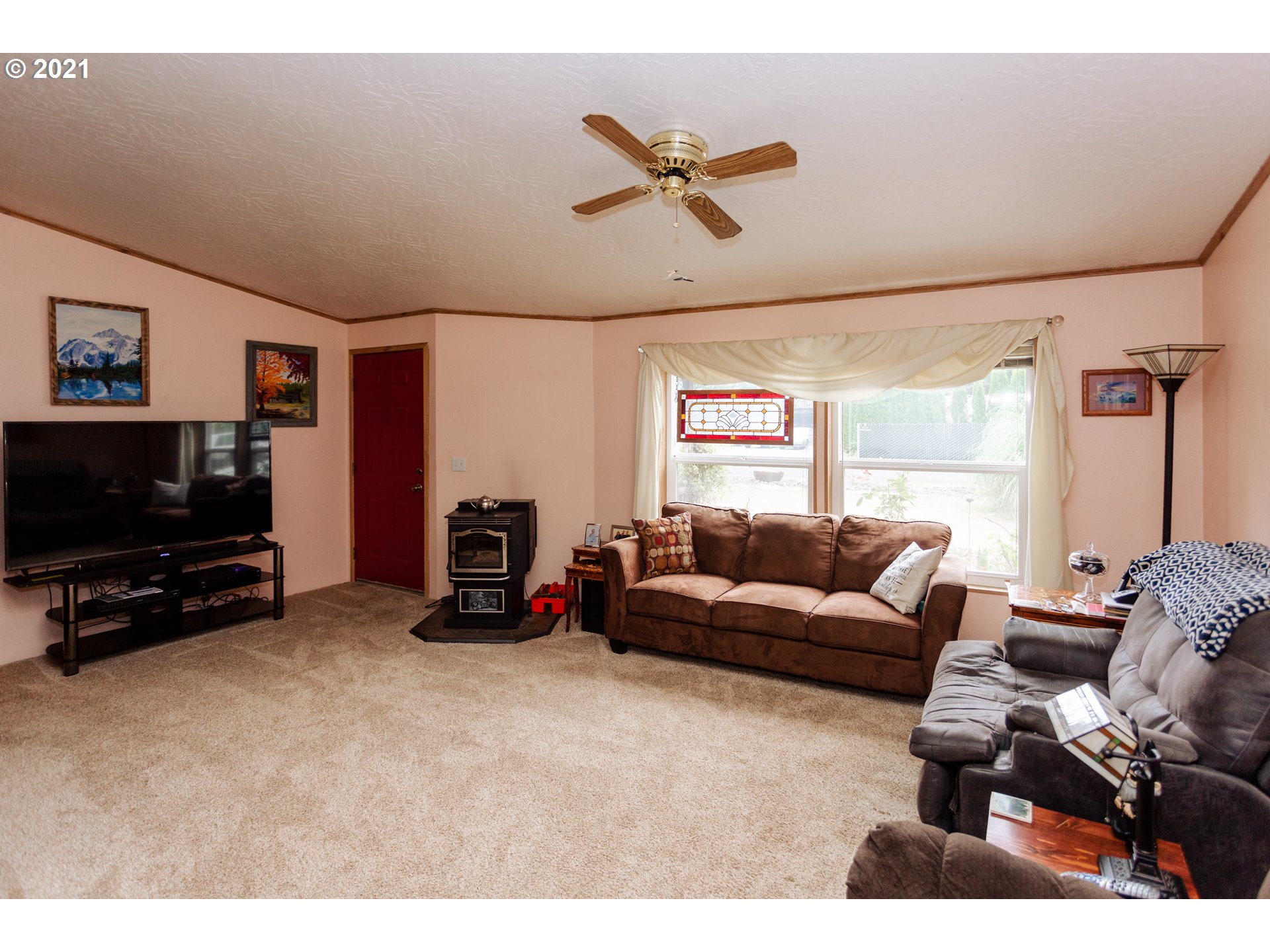 30187 Southeast Farmstead Road Eagle Creek, OR 97022 - Photo 5 of 31 Gallery Image 5