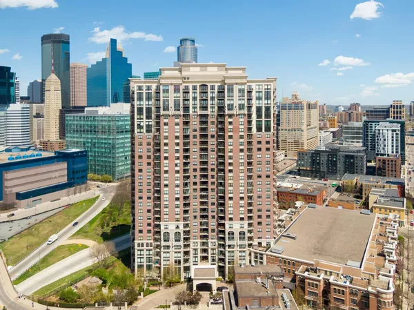 $725,000 | 500 East Grant Street, Unit 1110, Minneapolis, MN 55404