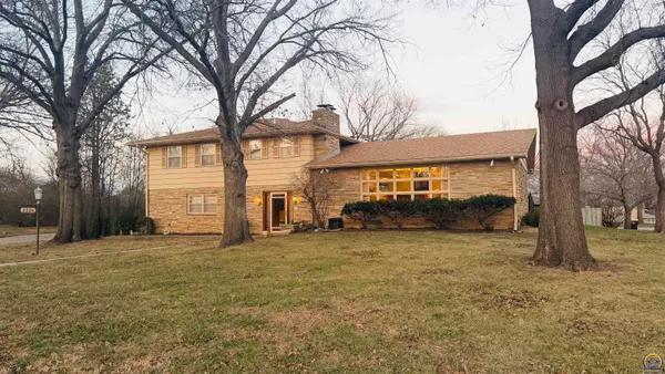 $350,000 | 2324 Southwest Meadow Court, Topeka, KS 66614