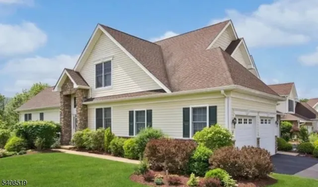 $669,999 | 66 Briar Court, Hamburg, NJ 07419