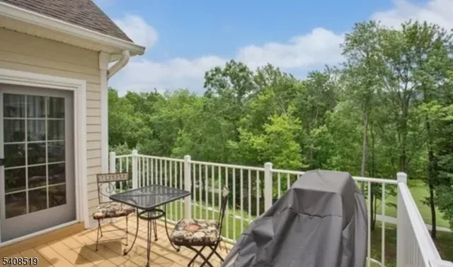 $669,999 | 66 Briar Court, Hamburg, NJ 07419