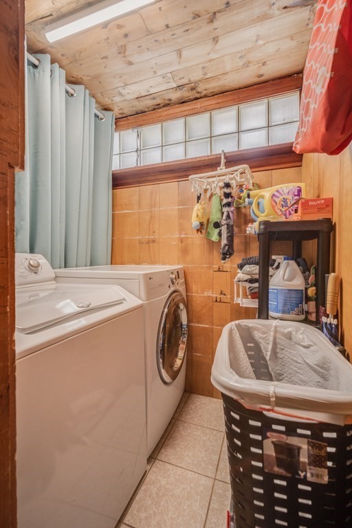 39 Hardwick Road Hardwick, MA 01031 - Photo 17 of 27 a utility room with dryer and washer