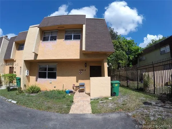 $2,800 | 5844 Blueberry Court, Unit 68, Lauderhill, FL 33313