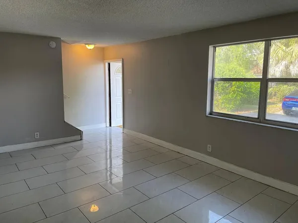 $2,800 | 5844 Blueberry Court, Unit 68, Lauderhill, FL 33313