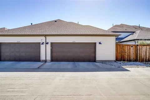 $458,500 | 2241 Offerande Drive, Fort Worth, TX 76008