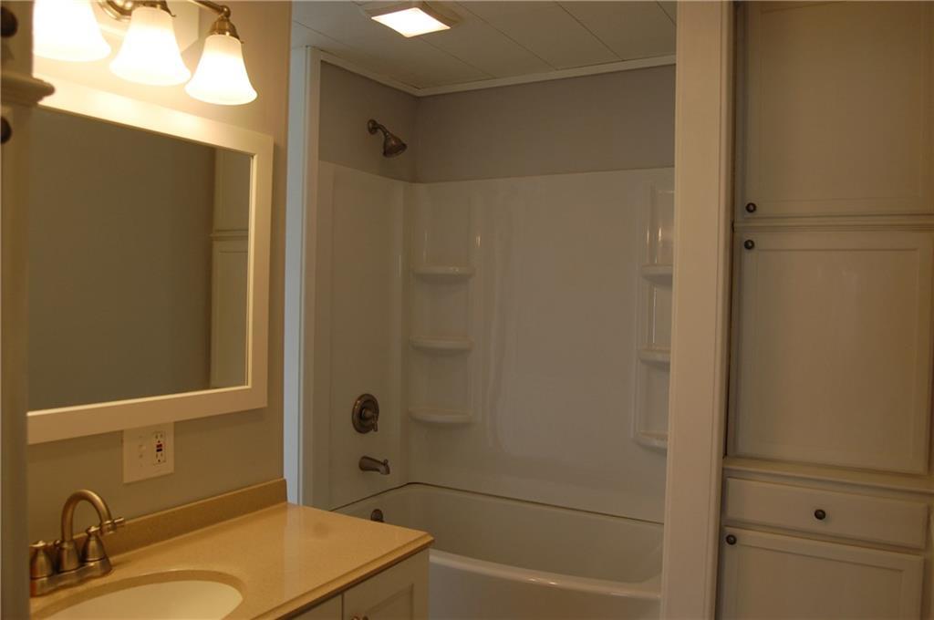 10 Abbott Street Portland, ME 04103 - Photo 18 of 24 New 2nd Floor Full Bathroom