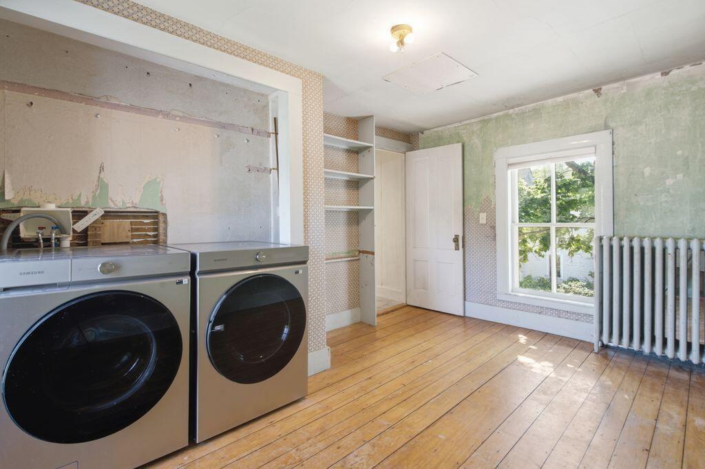 29 Corliss Street Bath, ME 04530 - Photo 21 of 37 Laundry room/closet