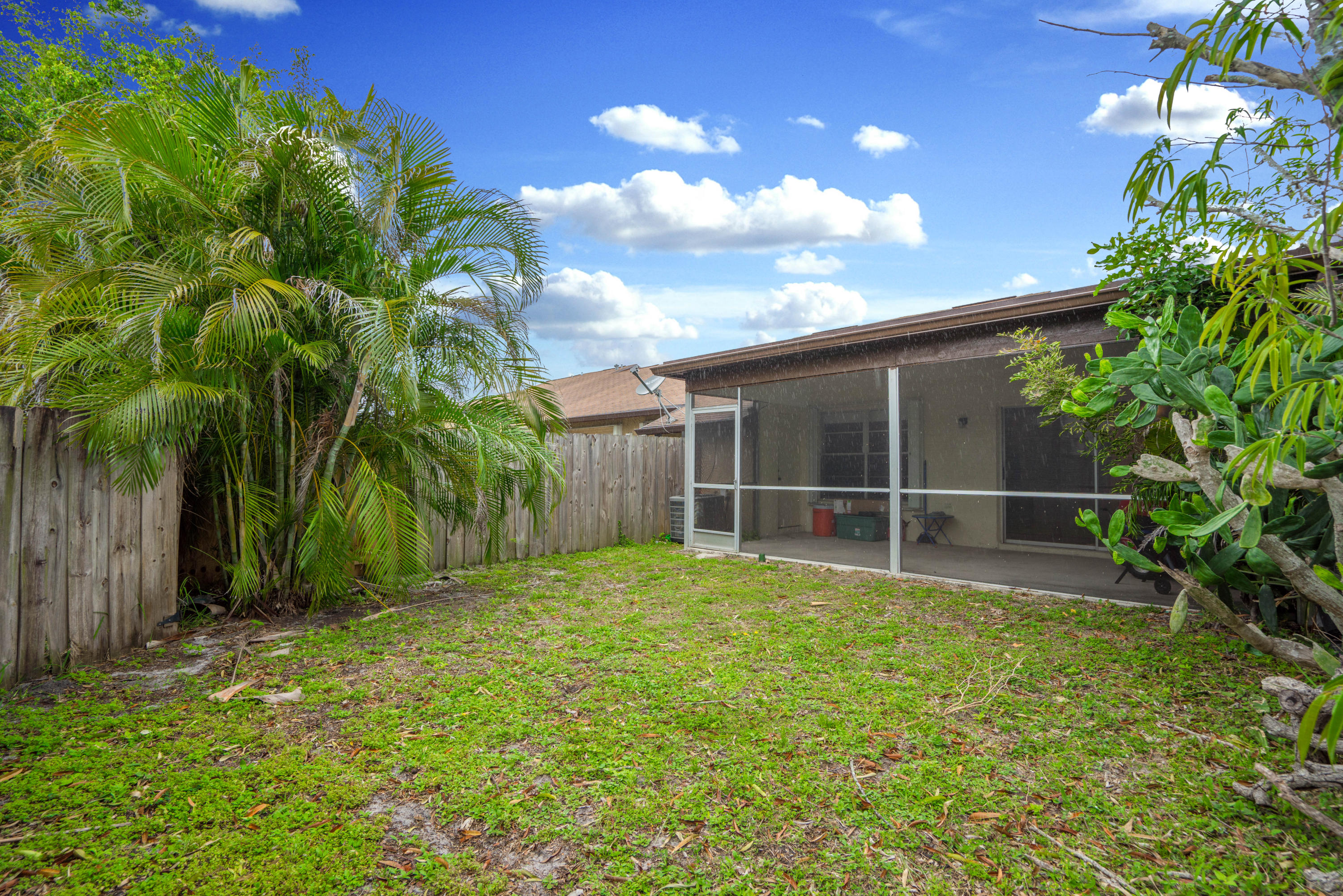157 Pinewood Court Jupiter, FL 33458 - Photo 11 of 12 Backyard