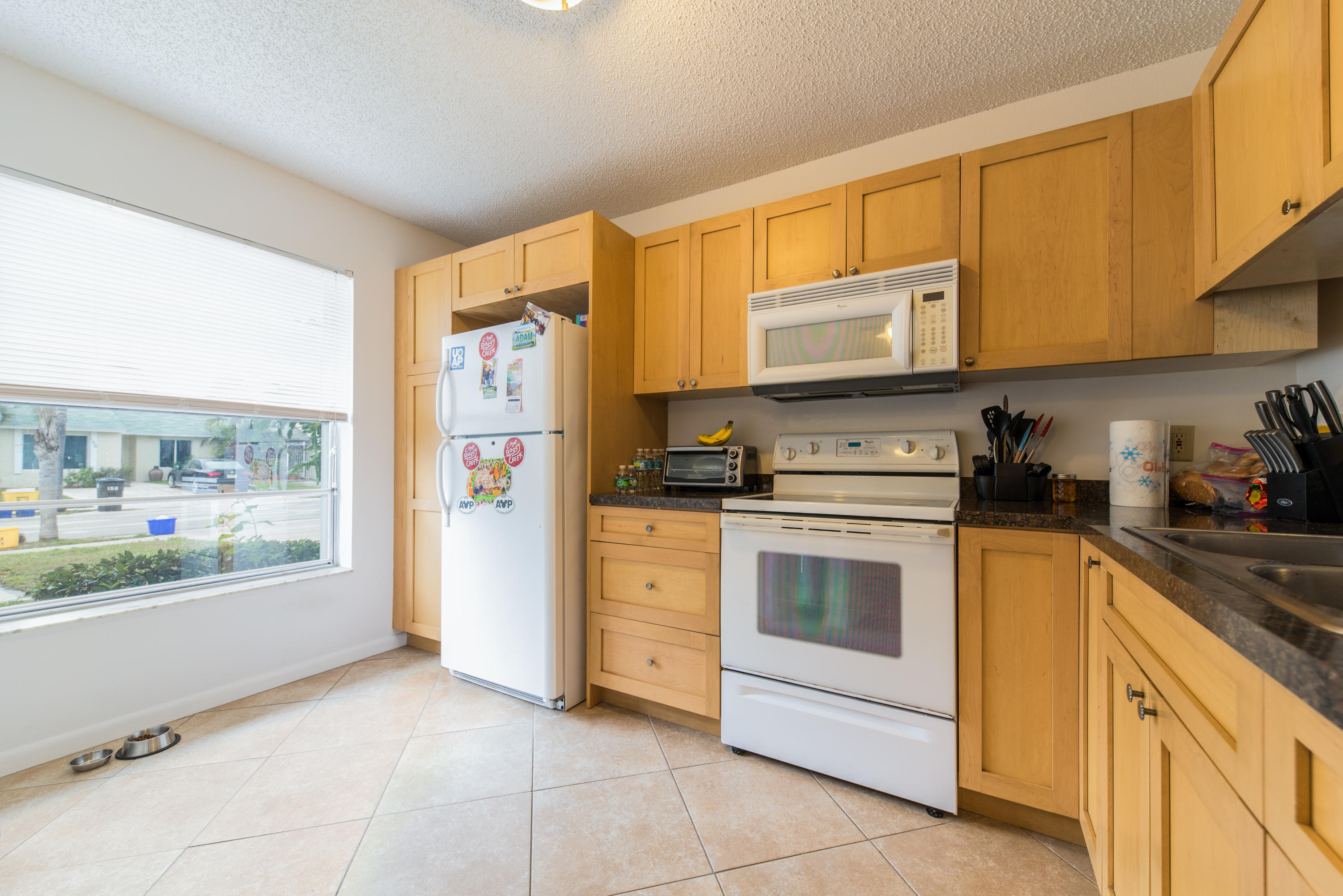 157 Pinewood Court Jupiter, FL 33458 - Photo 5 of 12 Kitchen
