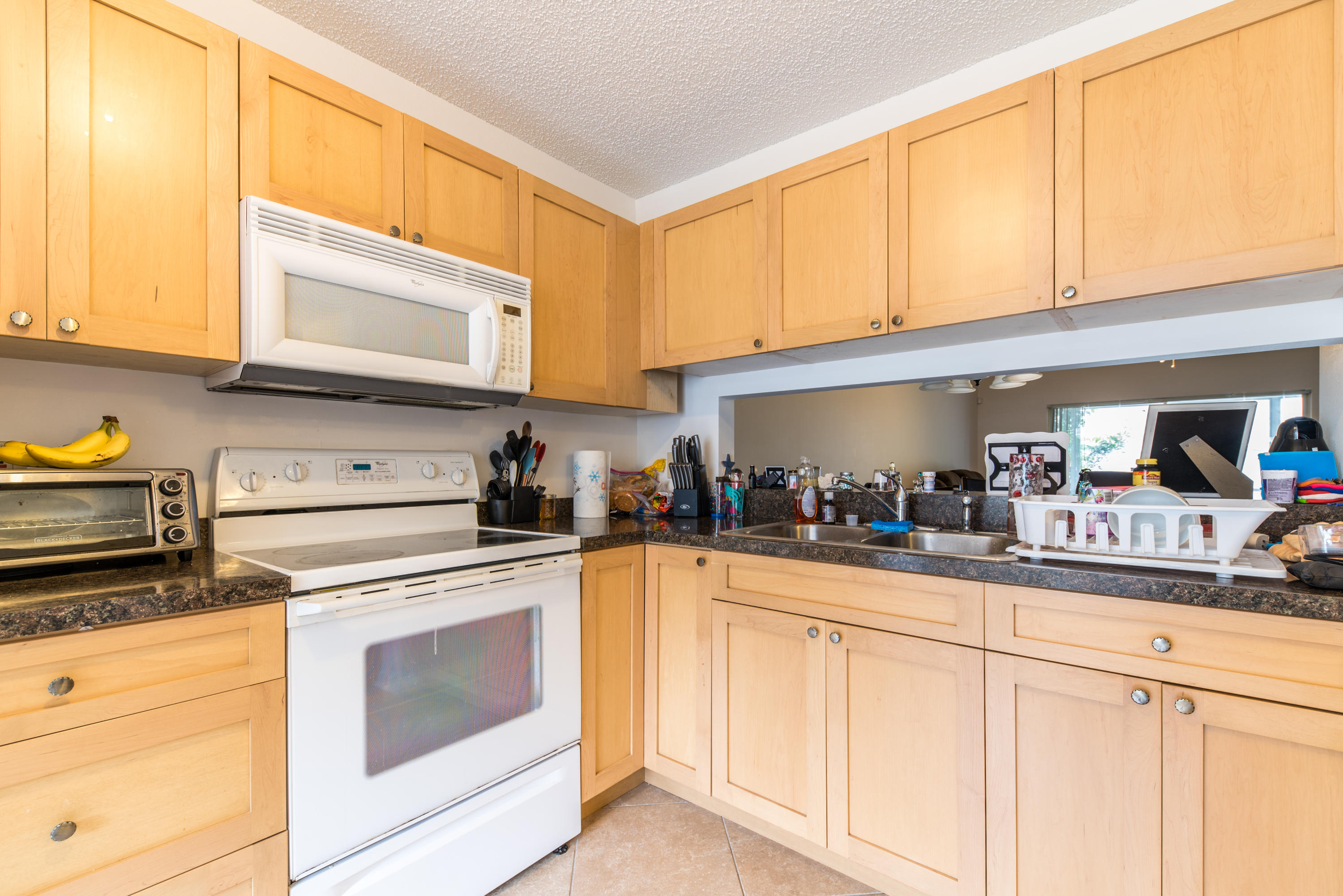 157 Pinewood Court Jupiter, FL 33458 - Photo 6 of 12 Kitchen 2