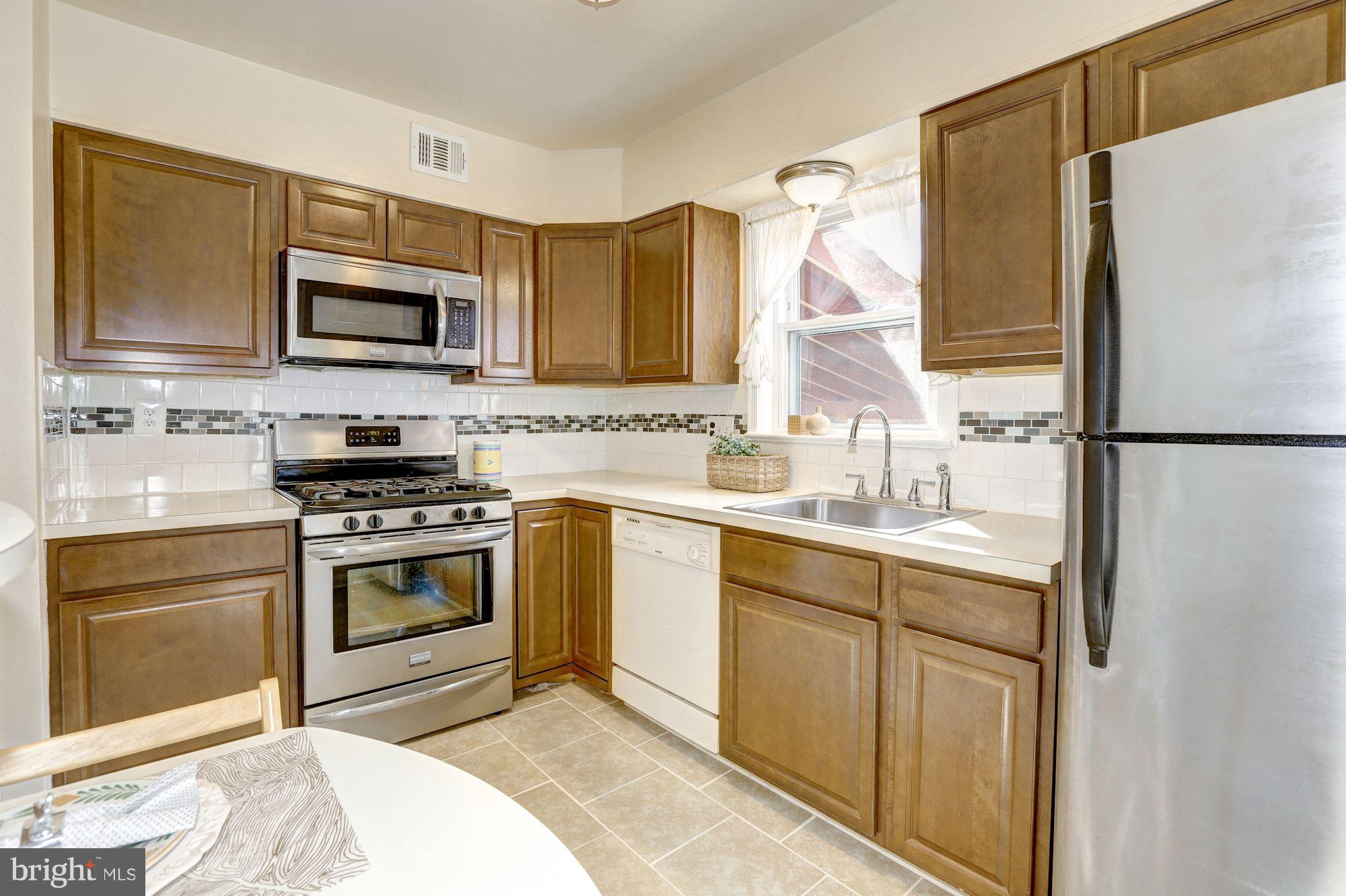 9428 Old Georgetown Road Bethesda, MD 20814 - Photo 9 of 30 Fully Renovated Kitchen