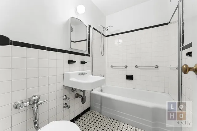 $975,000 | 575 Grand Street, Unit E605 | Lower East Side